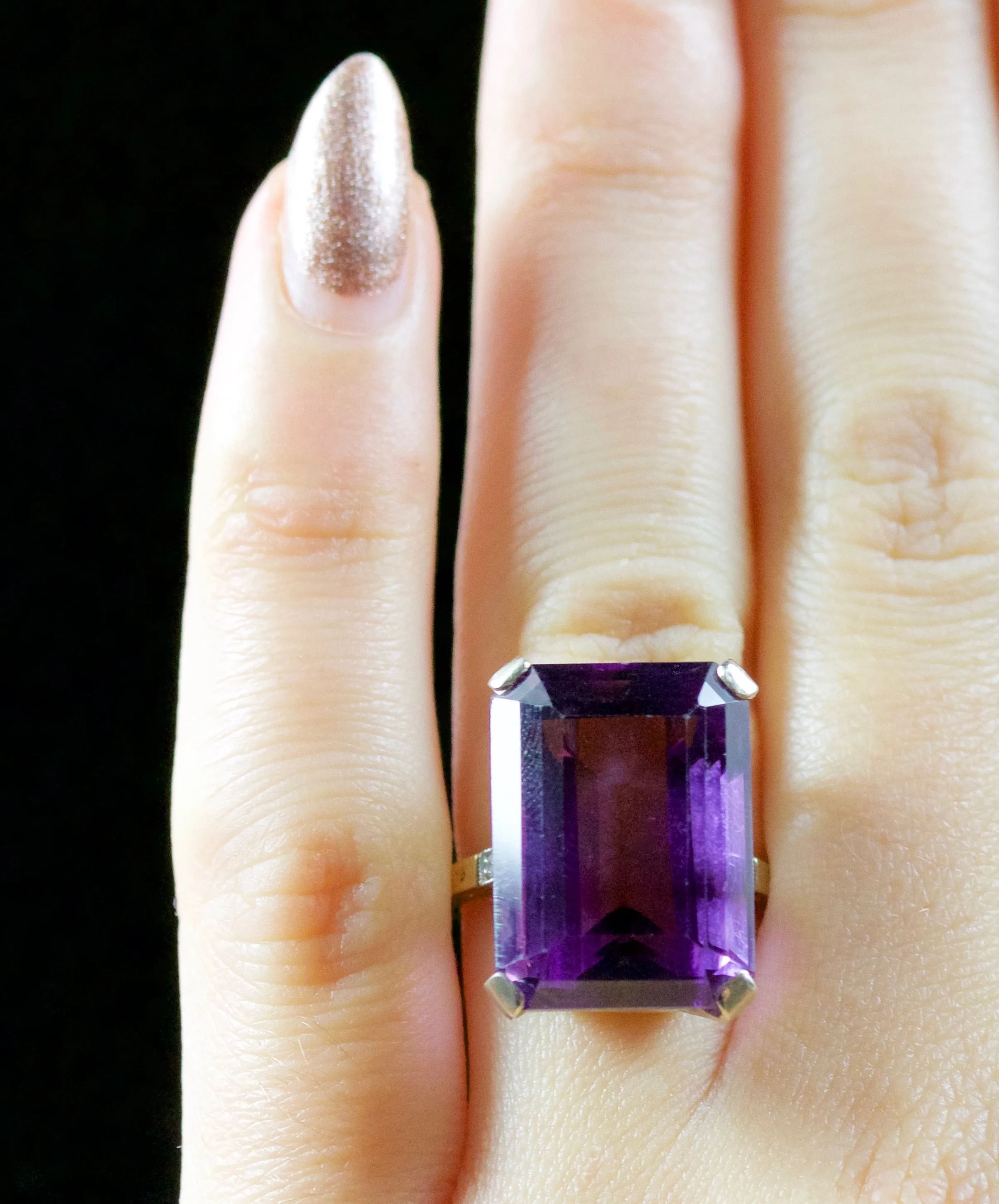 Amethyst Diamond Ring 20Ct Amethyst 14Ct Gold Circa 1940