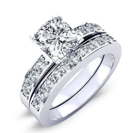 Eliza Moissanite Matching Band for Cushion Center (Band Only. Engagement Ring Not Included)