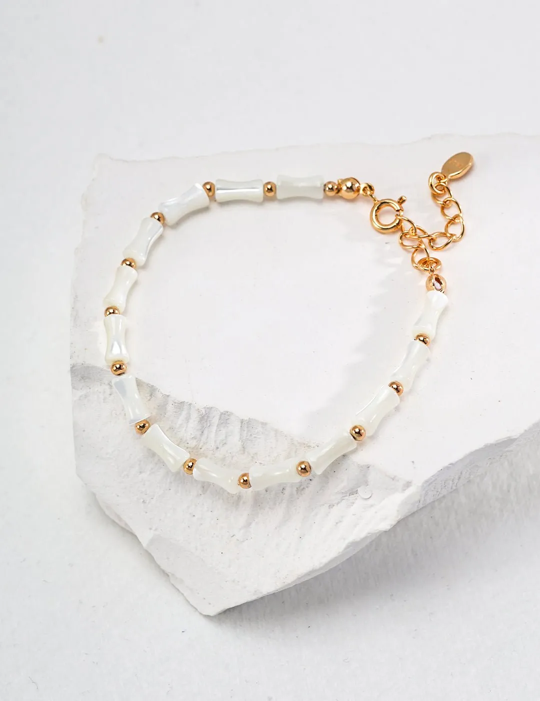 Horseshoe Mother-of-Pearl Mini Gold Bead Bracelet