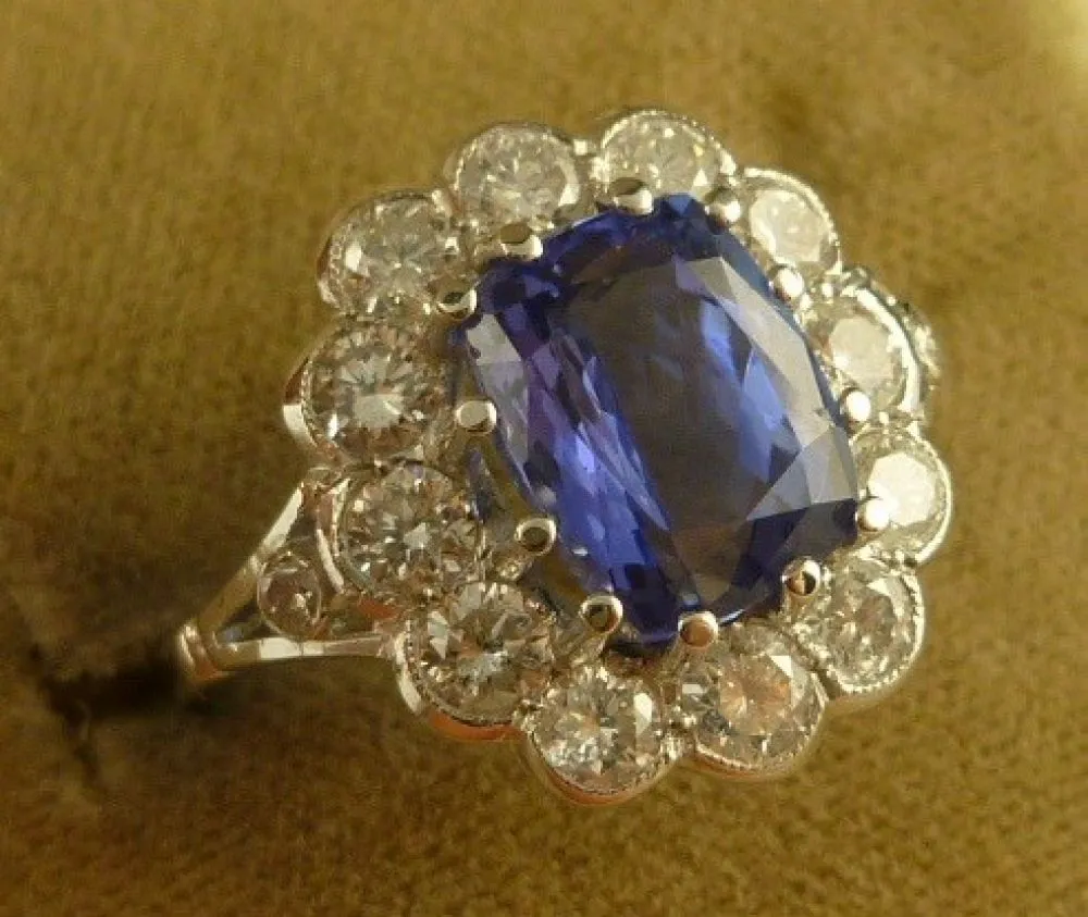 Spectacular 4Ct Tanzanite & 1.20Ct Old Cut Diamond Cluster 18Ct