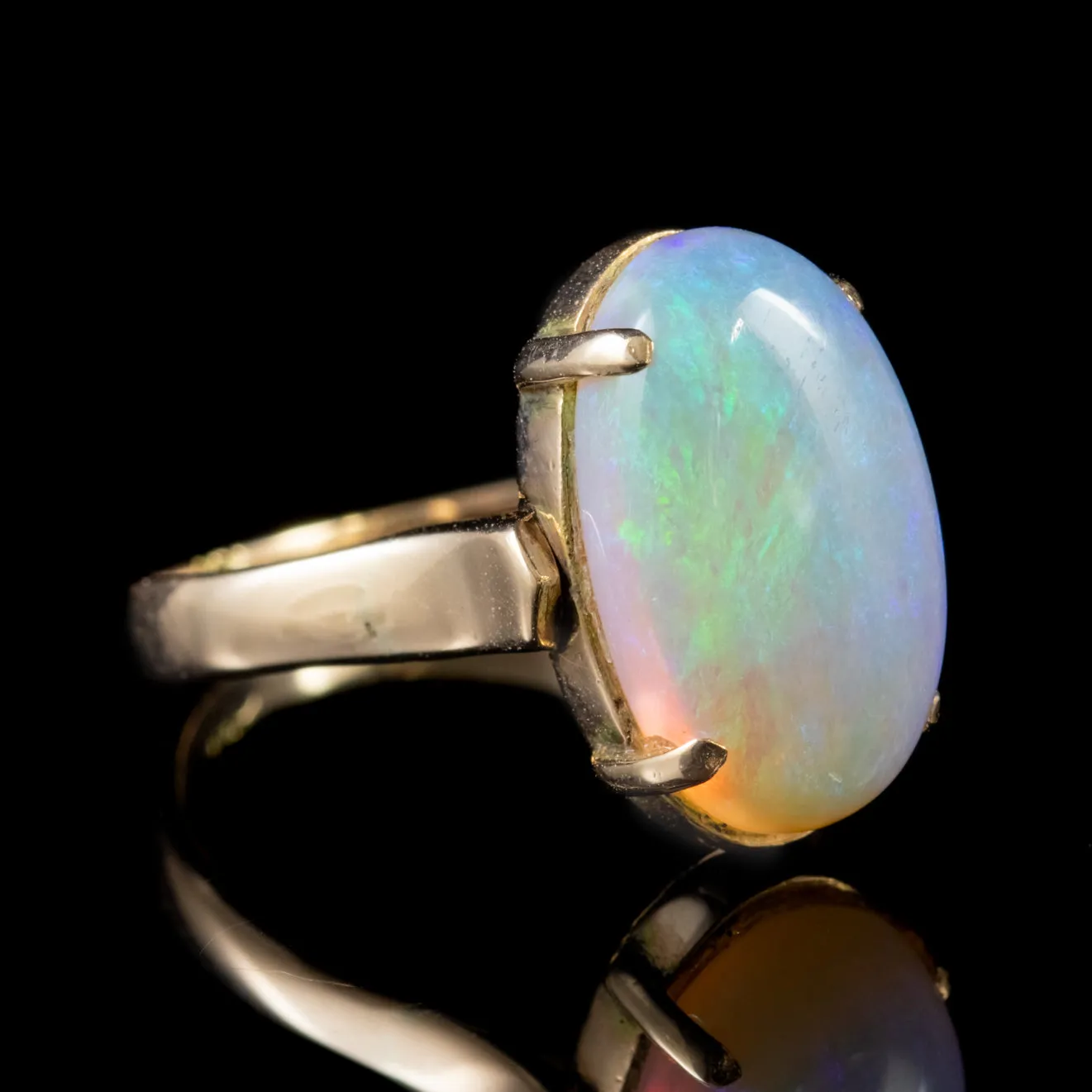 Vintage Cabochon Cut Opal Ring 14Ct Gold Circa 1940